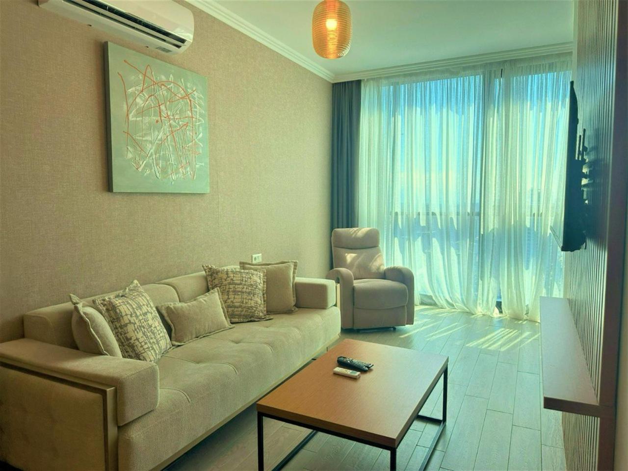 Season Suite Apart-Hotel Batumi Zewnętrze zdjęcie